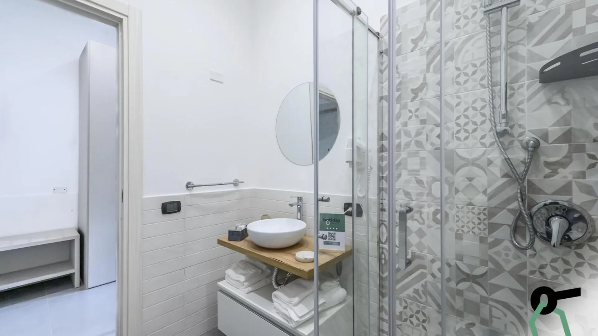 Hotiday Room Collection - Napoli Duomo Aparthotel