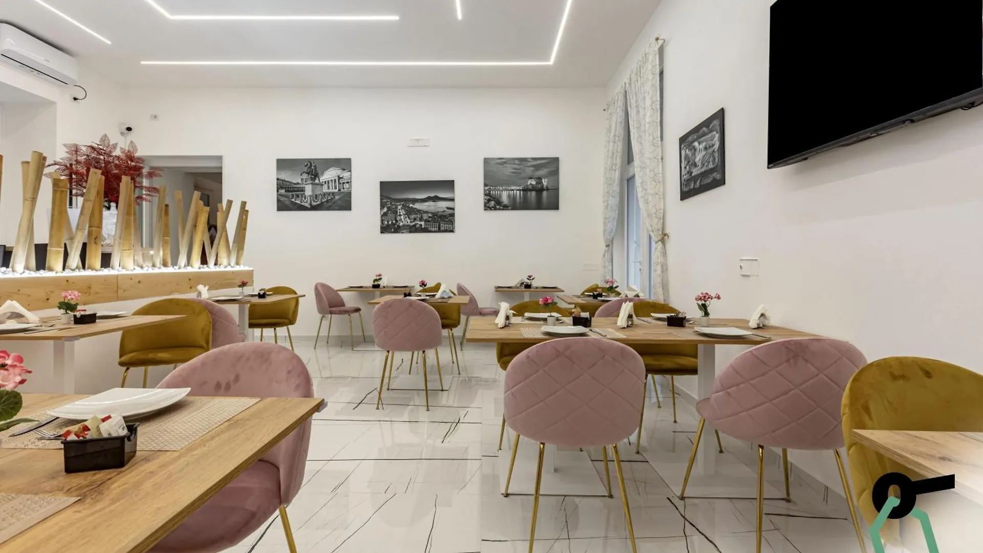 Aparthotel Hotiday Room Collection - Napoli Duomo Italy