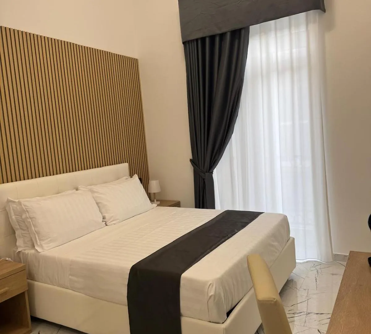 Hotiday Room Collection - Napoli Duomo Aparthotel Naples