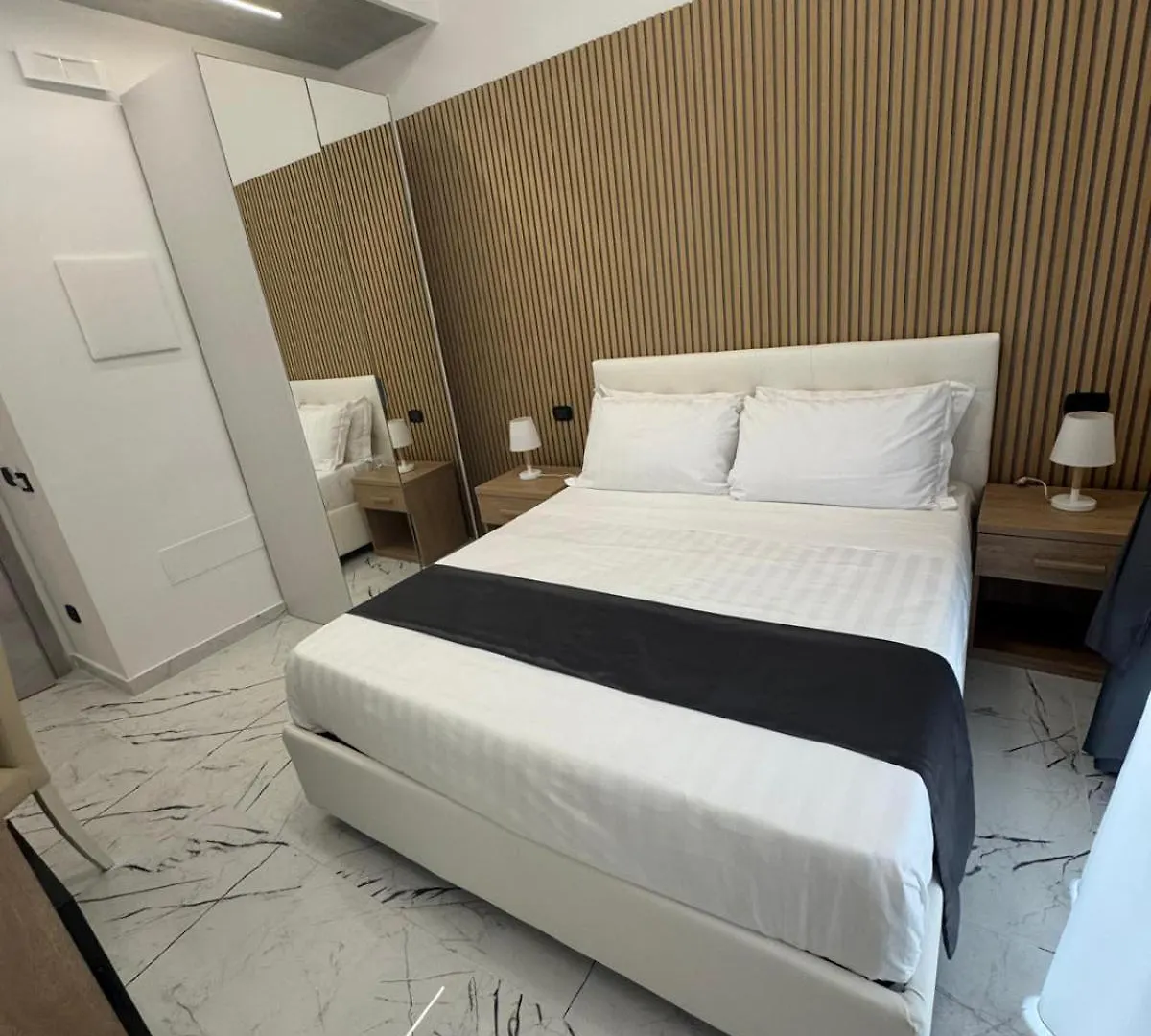 Aparthotel Hotiday Room Collection - Napoli Duomo Italy