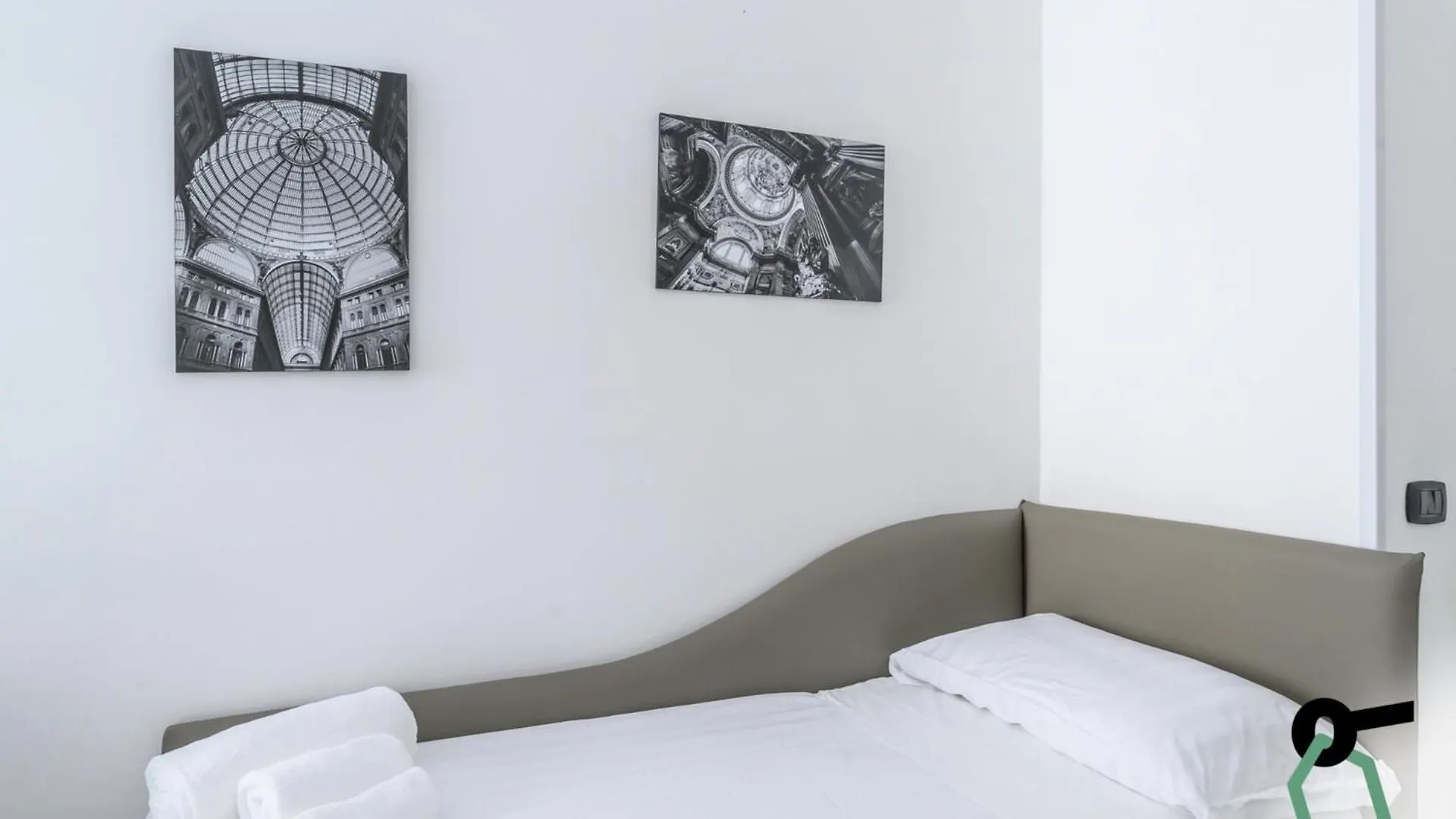 Hotiday Room Collection - Napoli Duomo Aparthotel