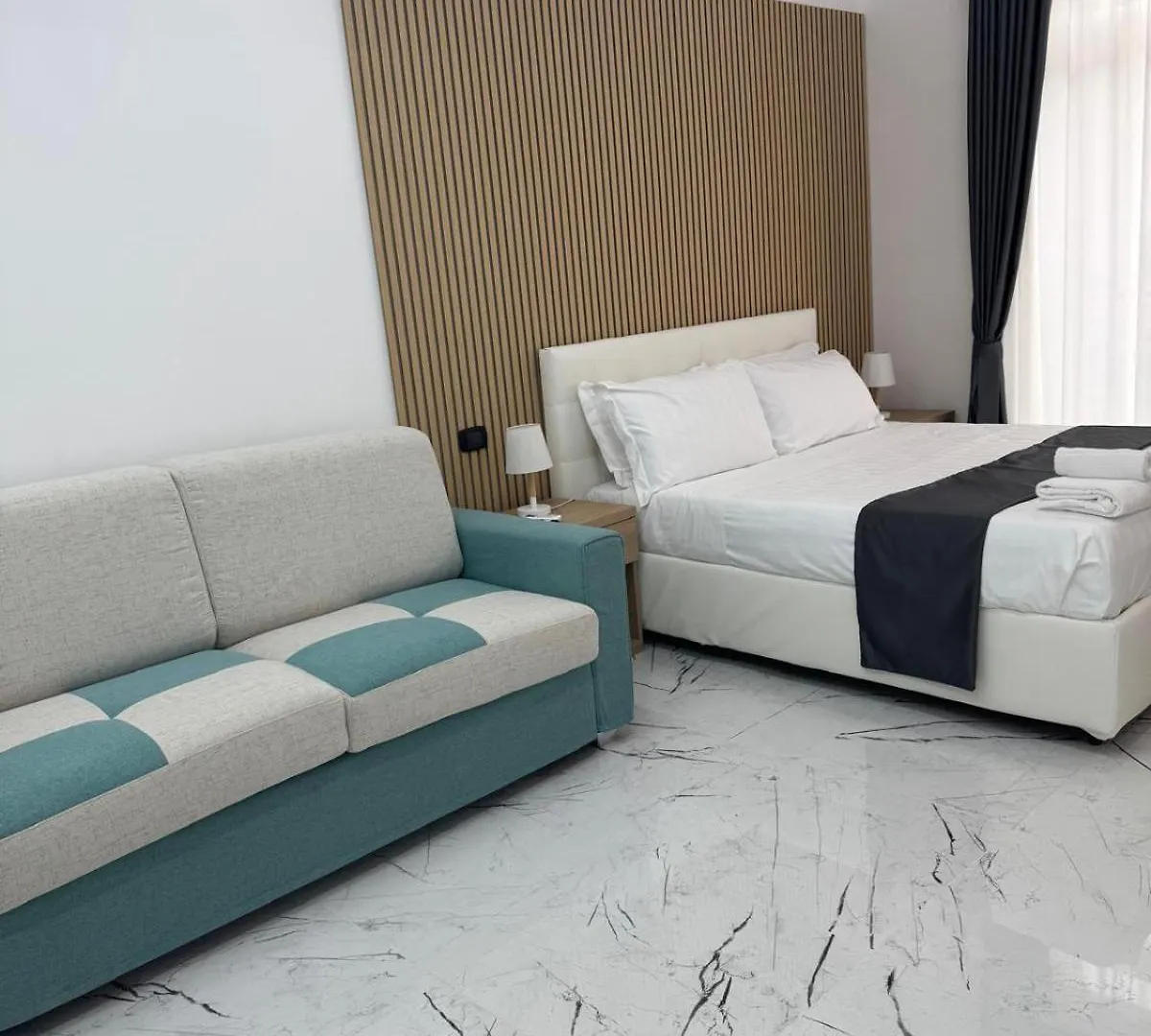 Hotiday Room Collection - Napoli Duomo Italy